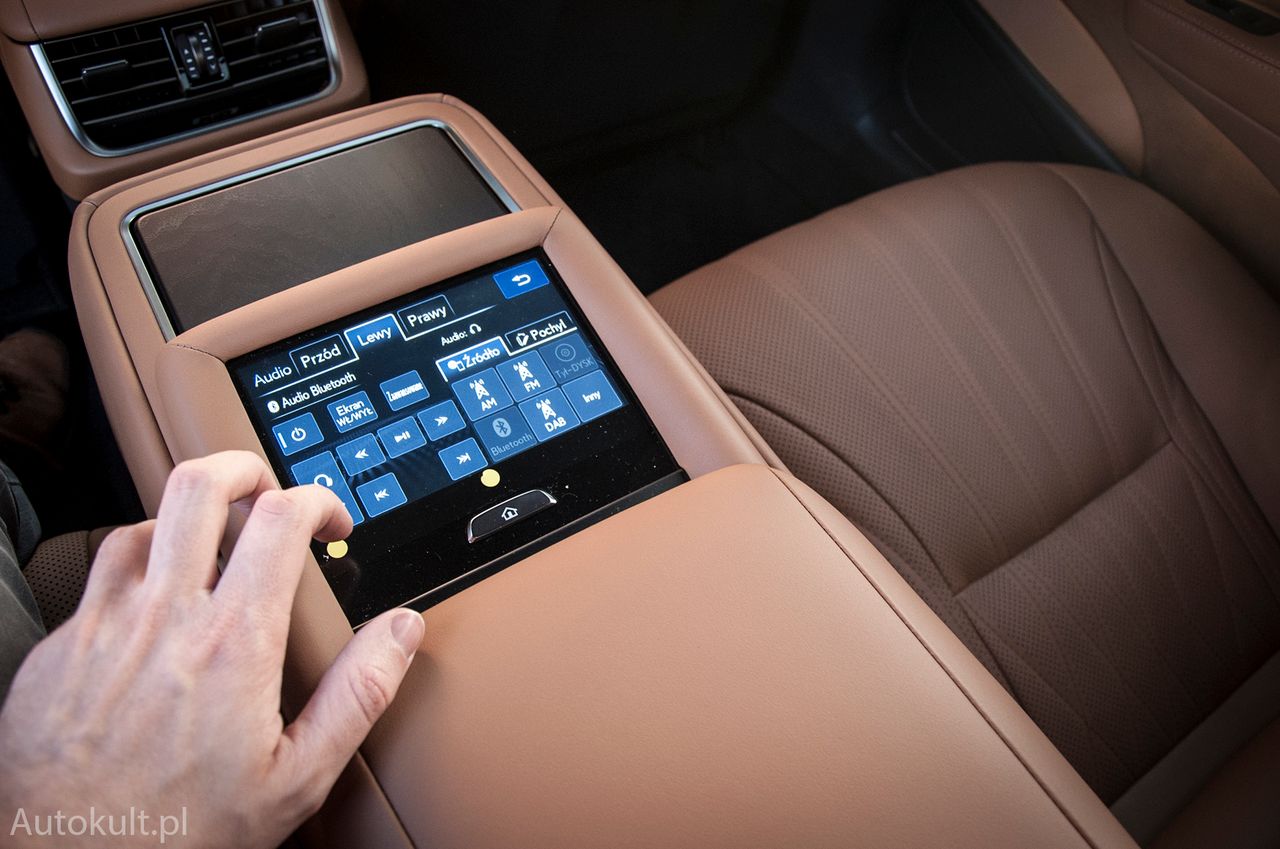 Lexus LS 500h (2021)