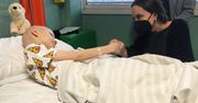 Angelina Jolie odwiedziła ukraińskie dzieci w szpitalu w Rzymie.