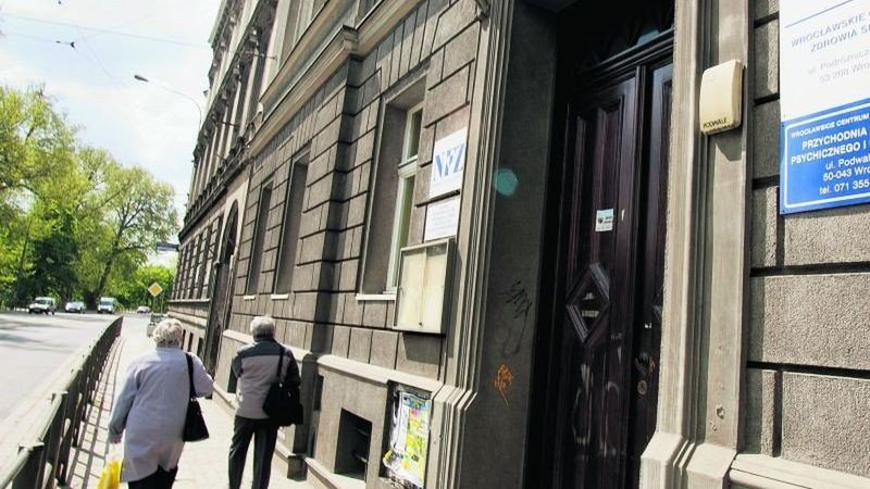 Miejscy radni nie zainteresowali się, co mieści się w budynku, który zdecydowali się sprzedać