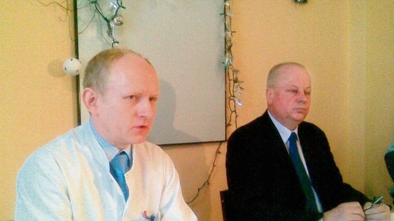 Dyrektor Janusz Nowak i jego zastępca Marek Ratajczak podczas konferencji