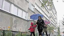 Wydarzenia jak z mrocznego sensacyjnego filmu rozegrały się w tym bloku przy ul. Lnianej