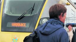 Pociąg papieski zamiast wozić mieszkańców Małopolski, został wysłany w głąb kraju