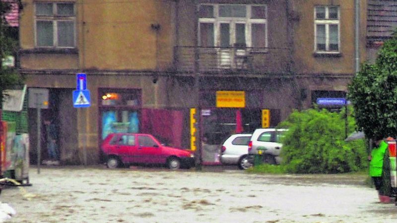 Ulica Bieżanowska została zniszczona podczas powodzi