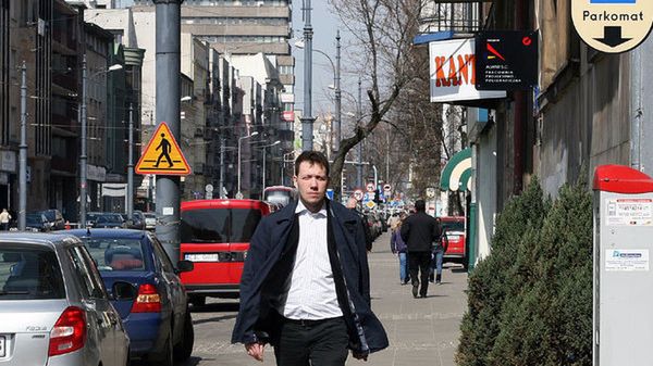 Na razie nowe parkomaty staną obok starych