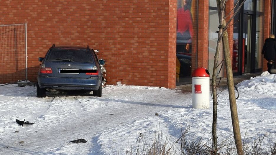 Kierowca za niebezpieczną jazdę odpowie przed sądem