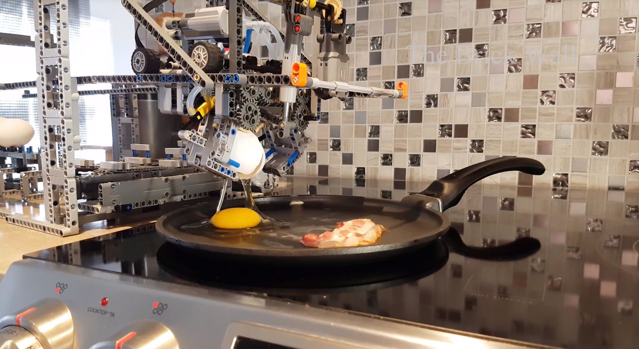 Robot, który usmaży ci śniadanie. Zrobił go korzystając z klocków LEGO