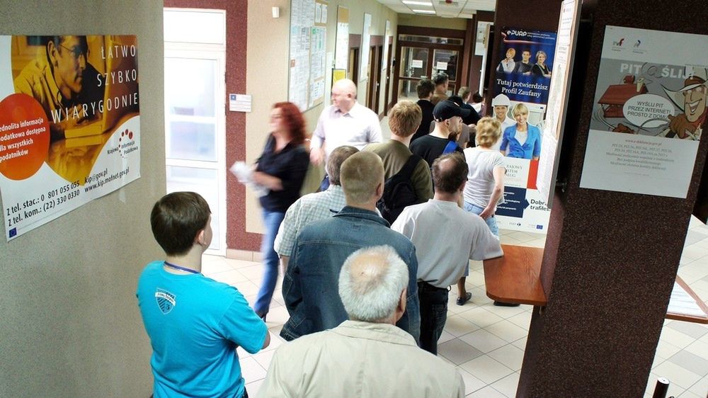 W niektórych urzędach na rozpatrzenie sprawy trzeba czekać ponad 12 miesięcy.