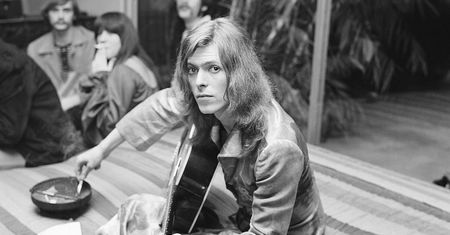 Film biograficzny o Davidzie Bowie. Jest pierwsze zdjęcie z planu "Stardust"