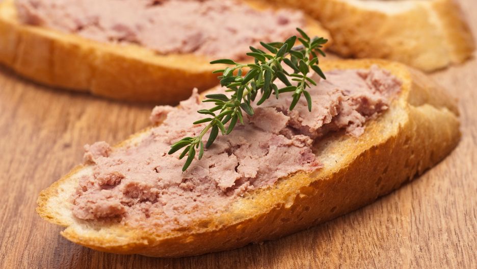Pasztet wielkanocny z grzybami leśnymi