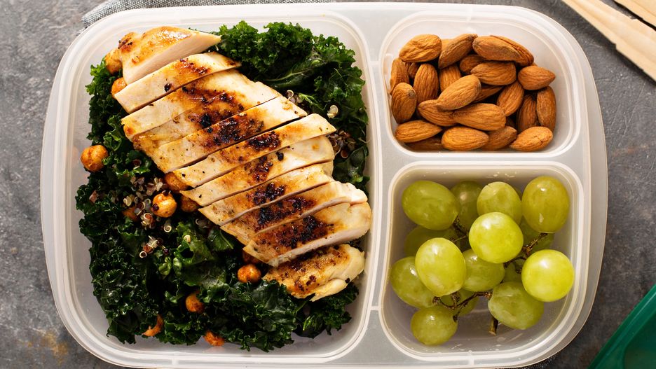 Lunch idealny. Co zabrać ze sobą do pracy?