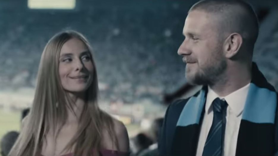 Antek Królikowski gra prezesa klubu w najnowszym filmie Patryka Vegi "Bad Boy"