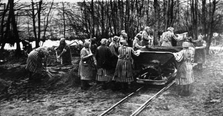 Johanna Langefeld. Esesmanka, którą uratowały więźniarki