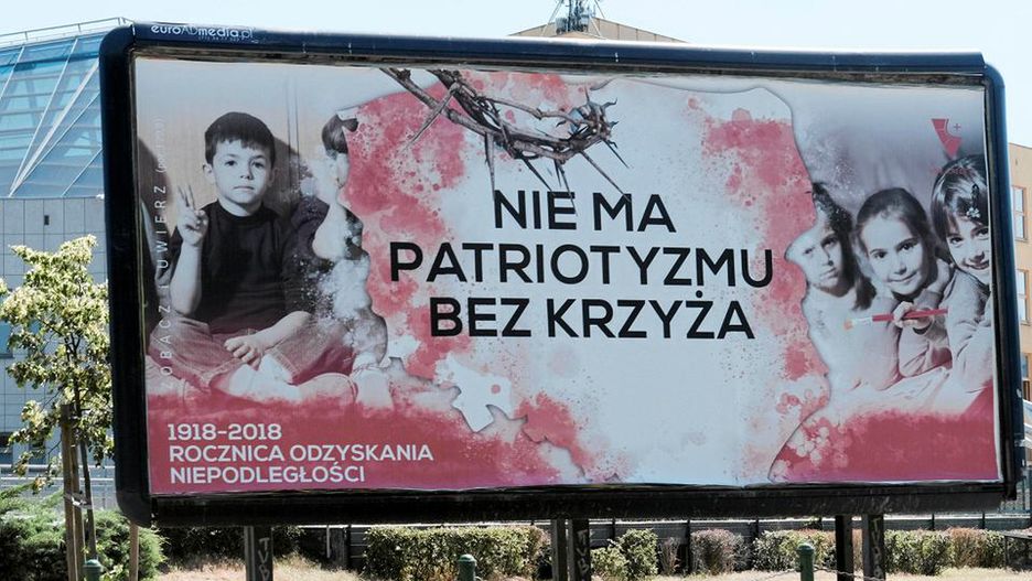 Tak wygląda baner ustawiony przez Katolicką fundację na ulicach Poznania.
