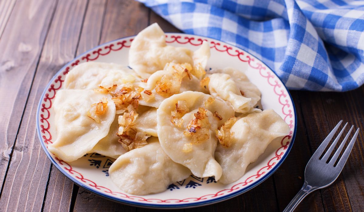 Przepis na najlepsze pierogi z bobem. Prosto z zeszytu babci Ziutki