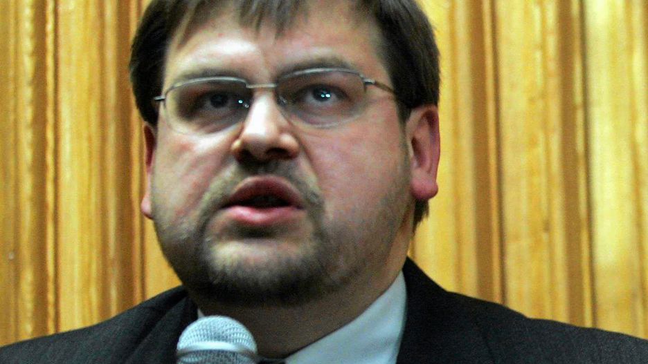 Henryk Głębocki jest pracownikiem Uniwersytetu Jagiellońskiego.