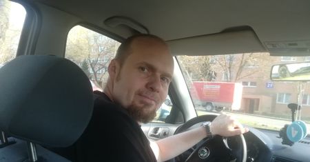 Prawda o pracy w tanich przewozach miejskich. Ile pracuje i zarabia kierowca Ubera/Bolta? [#zyciedrivera odc. 3/5]