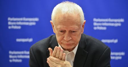 Program PO-KO. Michał Boni krytycznie o pomyśle własnej partii. "Kto za to zapłaci?"