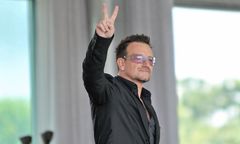 Bono apeluje ze sceny: "Naszym polskim braciom i siostrom odbierana jest demokracja!"