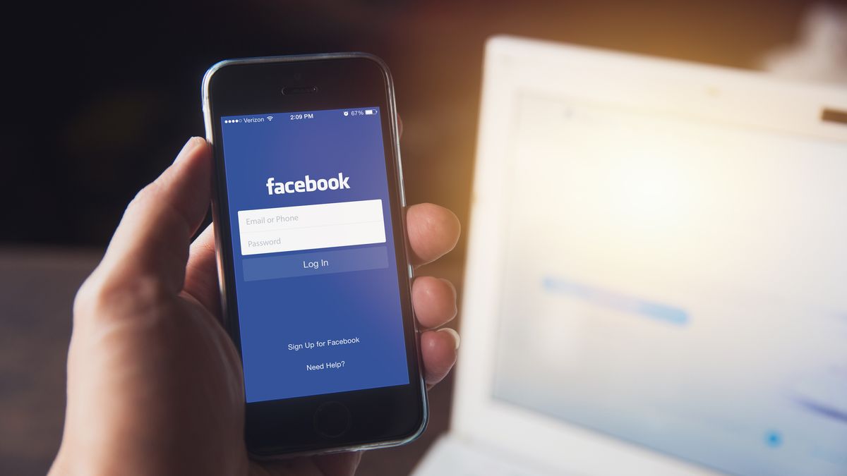 Facebook podglądał użytkowników? "To był błąd"