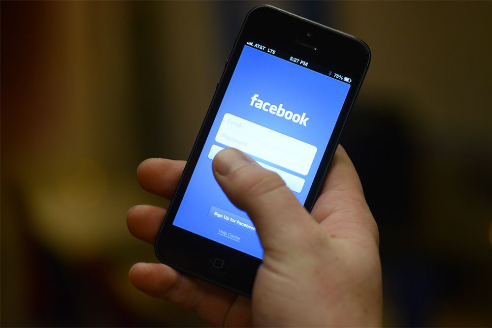 Facebook chce, żeby firmy czytały twoje posty. Po co?