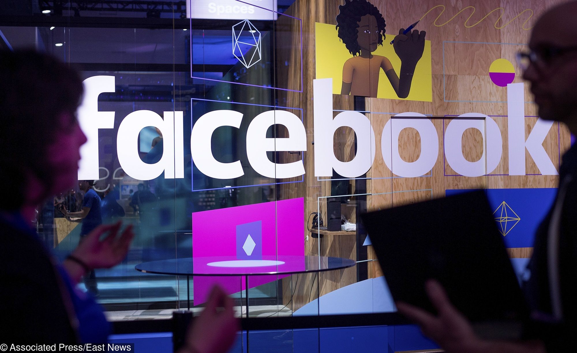 Pobierasz zdjęcia z Facebooka? Lepiej uważaj. Oni to monitorują.