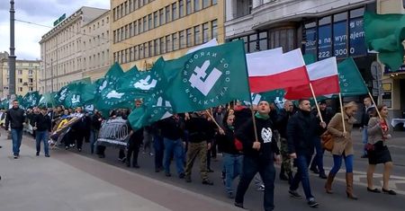 Facebook usuwa profile organizacji narodowców