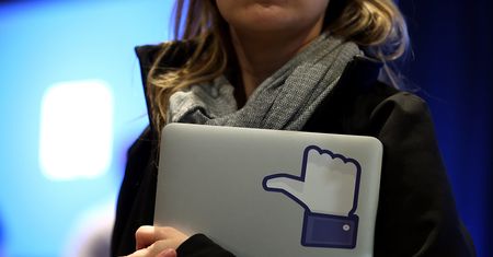 #NieznamNielubię Facebook dokopał narodowcom. Nie ma się z czego cieszyć