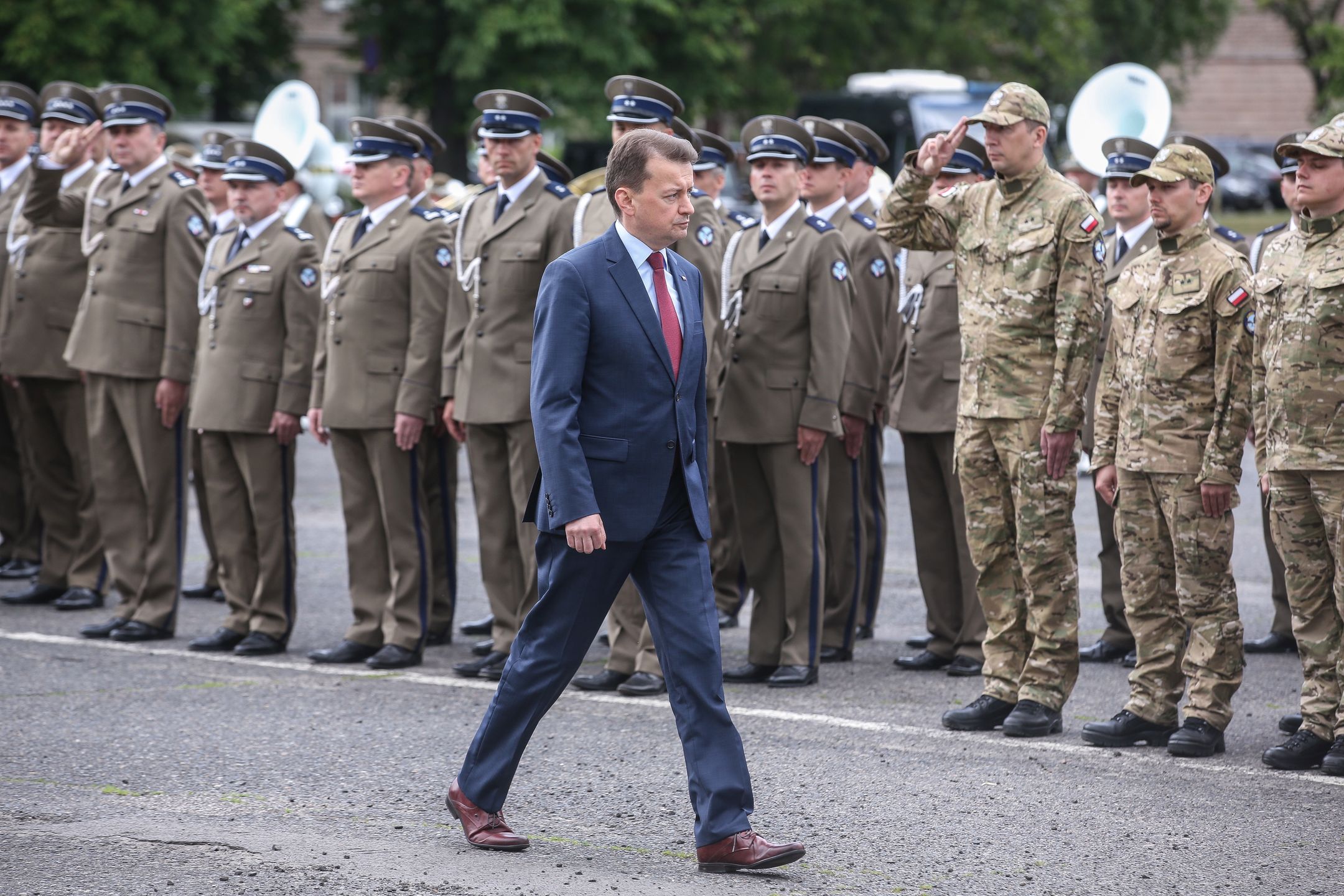 Gen. Tomasz Drewniak ocenia, że minister Mariusz Błaszczak nie powinien podpisywać nowej instrukcji 