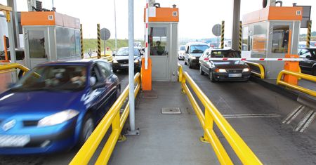 Automatyczne płatności nie dla Polski. Ministerstwo nie ma pomysłu na system poboru opłat