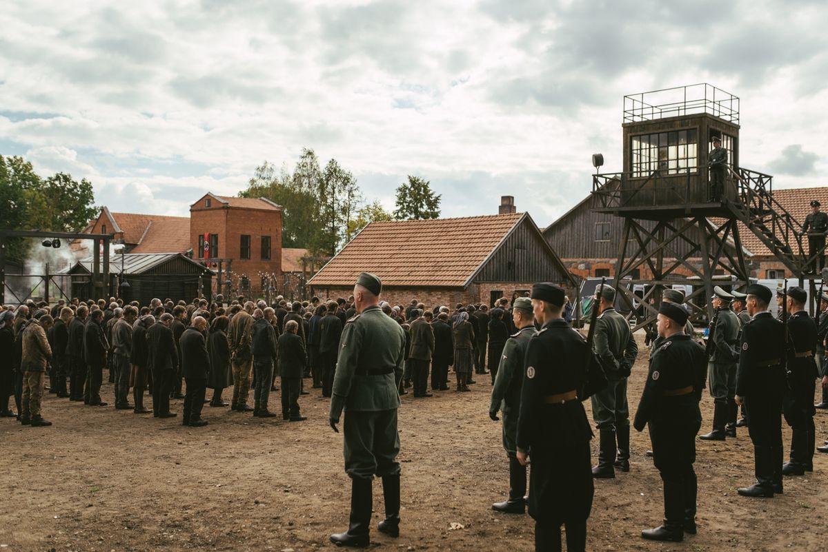 Opisał wstrząsające zeznania poszukiwaczy "żydowskiego złota". Szukali złotych zębów, pierścionków, kolczyków i biżuterii