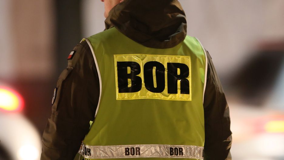BOR potwierdził, że jego funkcjonariusze palili papierosy w niedozwolonym miejscu