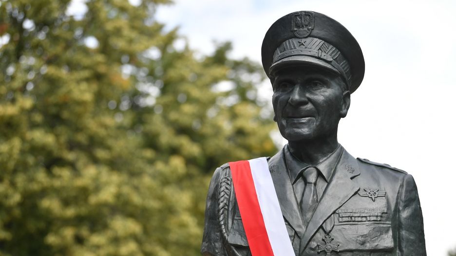 Pomnik gen. Zbigniewa Ścibor-Rylskiego stanął w parku im. Marszałka Edwarda Rydza- Śmigłego