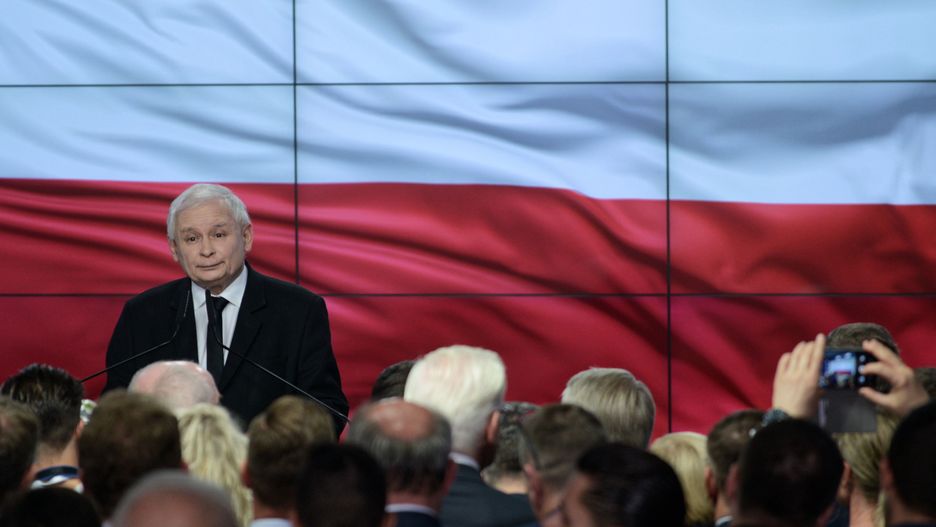 Wieczór wyborczy PiS. Radości nie było w obozie władzy zbyt wiele, bo i powodów zabrakło.