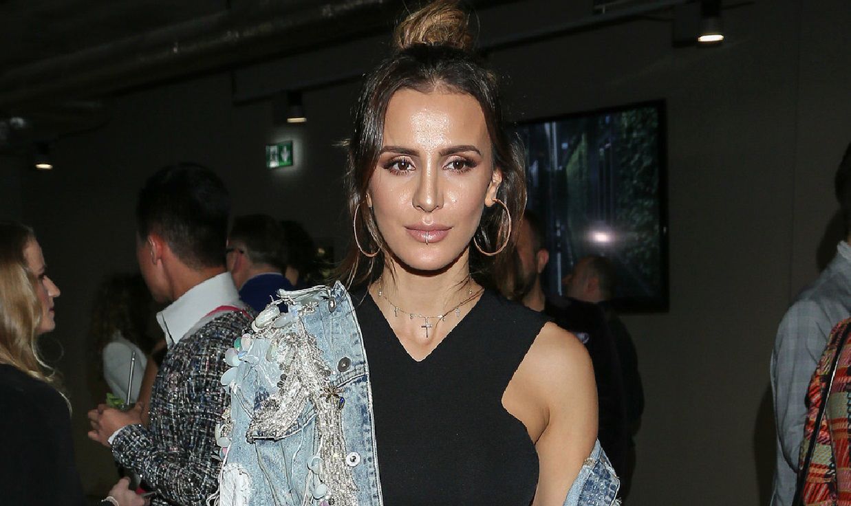 Sara Boruc z odkrytym brzuchem na pokazie Łukasza Jemioła