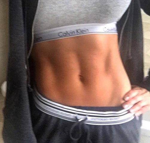 Sara Mannei-Boruc ma brzuch jak trenerki fitness. A urodziła dwoje dzieci!