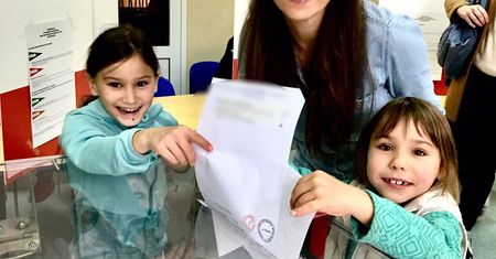 Posłanka złamała ciszę wyborczą? Zdjęcie Agnieszki Pomaski wywołało burzę