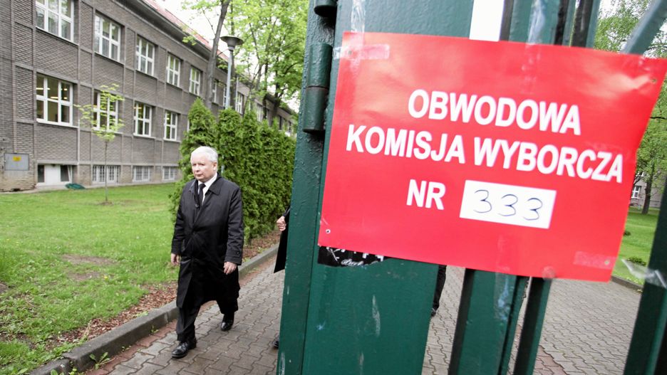Jarosław Kaczyński po głosowaniu w wyborach prezydenckich w 2015 roku.