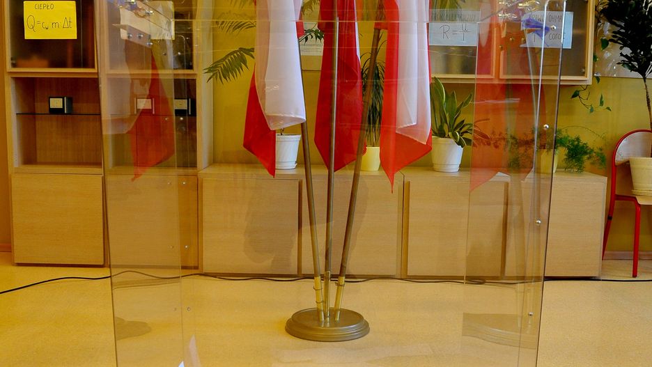 Nowelizacja kodeksu wyborczego wprowadzająca przezroczystą urnę została wprowadzona za prezydentury Bronisława Komorowskiego