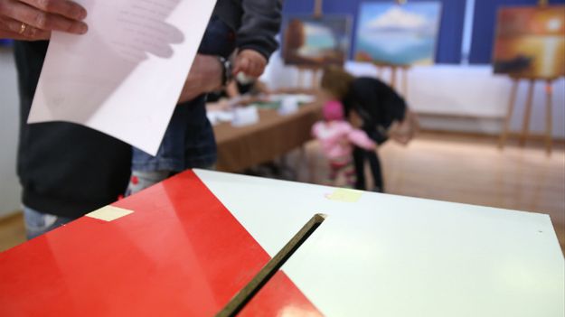 Wyniki wyborów samorządowych 2018 - rekordowa frekwencja przy urnach