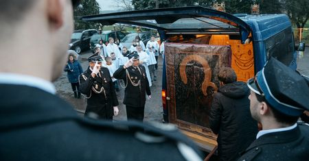 Matka Boska, najważniejszy gość we wsi. Mieszkańcy czekali czterdzieści lat 