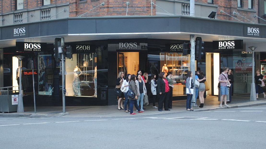 Dziś wartość spółki Hugo Boss szacuje się na 2,7 miliarda euro. 