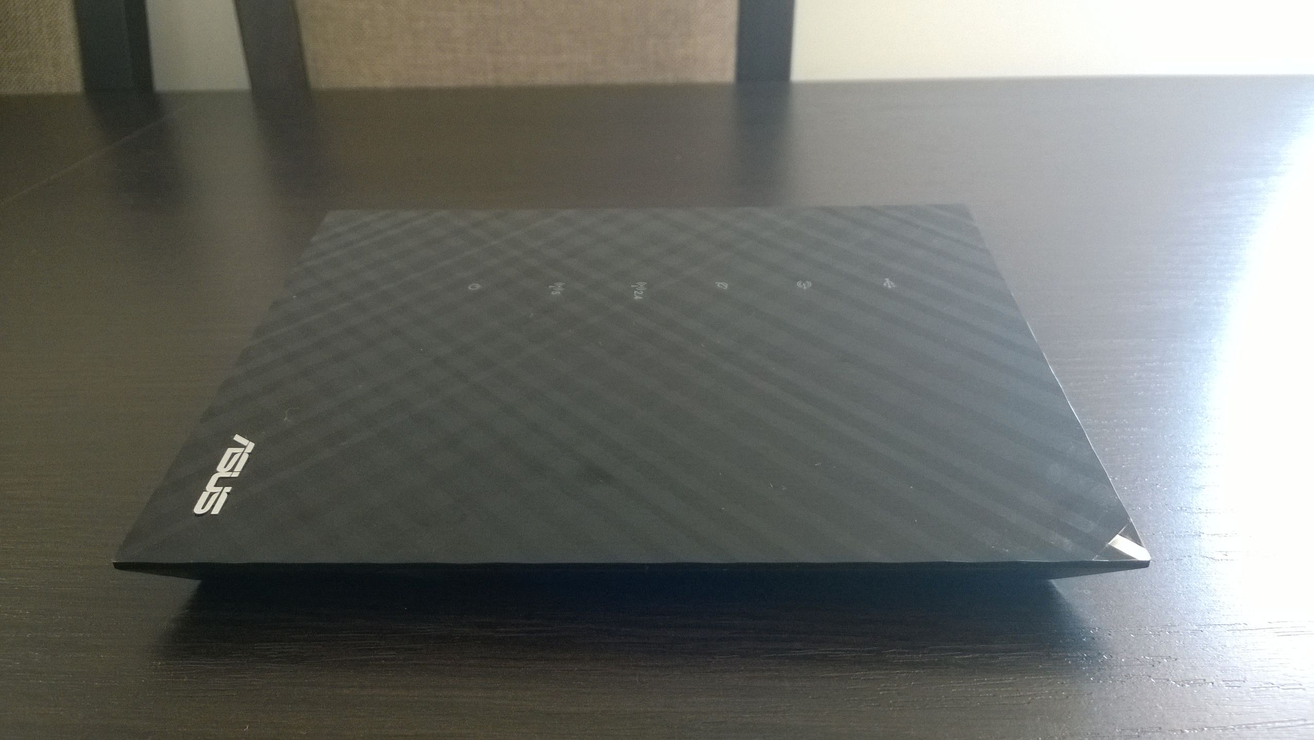 Szybki Internet bez kabli? Testujemy tani router WiFi 802.11ac Asus RT-AC52U 20