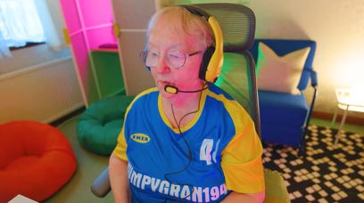 Babcia-gamerka wymiata w "Fortnite". Ma współpracę marzeń