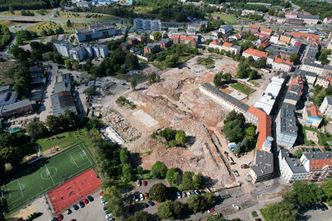 Mieszkania w miejsce blisko 200-letniej fabryki? Ukraińcy sprzedają teren w Wałbrzychu