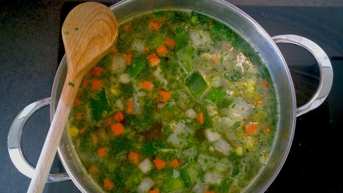 Souping to świetna alternatywa dla postów sokowych