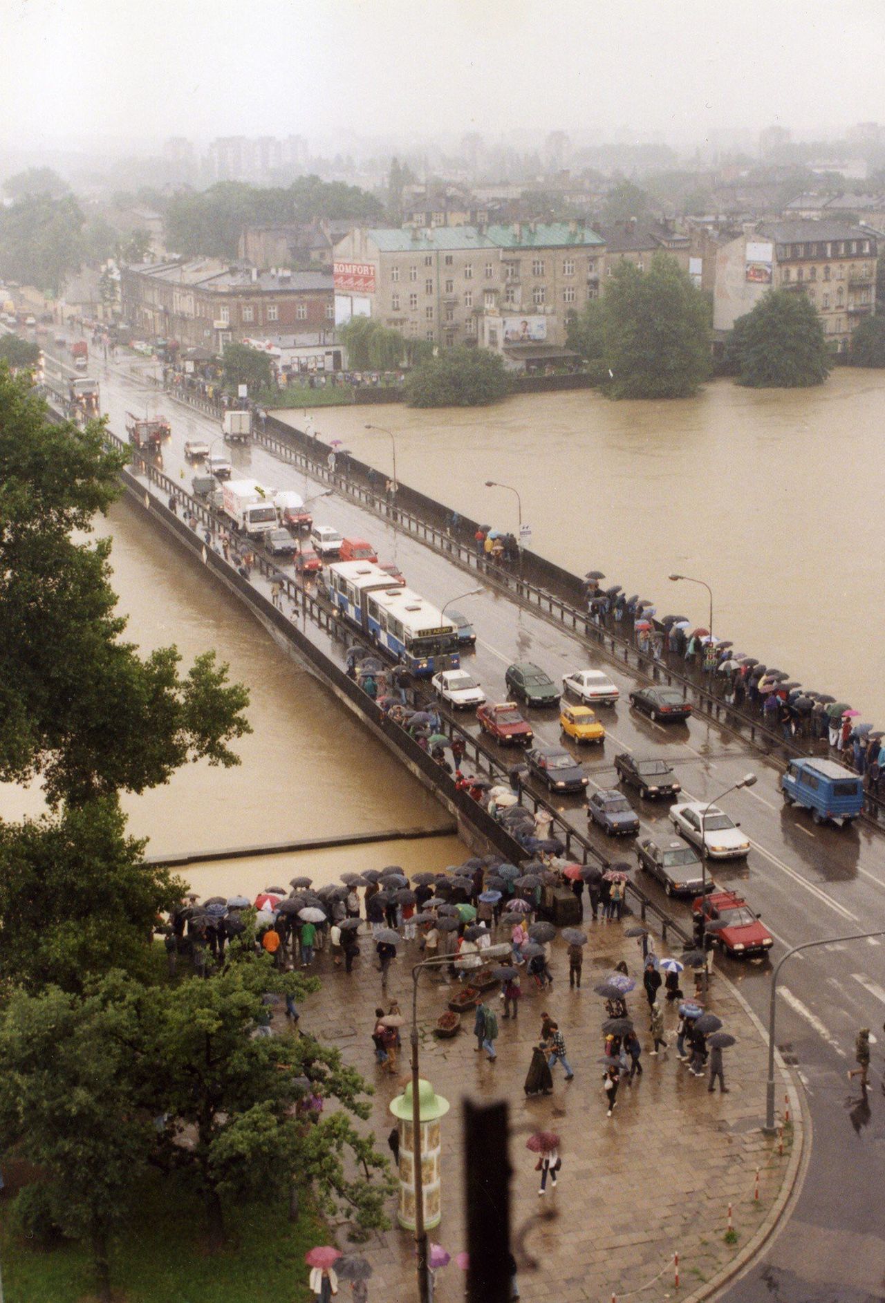 To była powódź 1000-lecia. Tak wyglądał Kraków i okoliczne miejscowości w lipcu 1997 roku