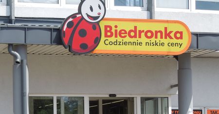 Hitowe promocje w Biedronce. Można dostać vouchery i wiele gratisów