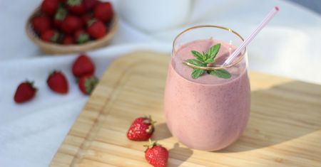 Jogurt pitny to zdrowa przekąska czy kaloryczny deser? Tak wybierzesz najlepszy
