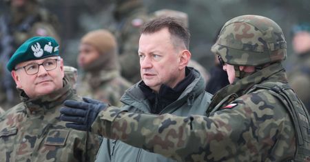 "To żenujące". Gen. Różański o ruchu Błaszczaka