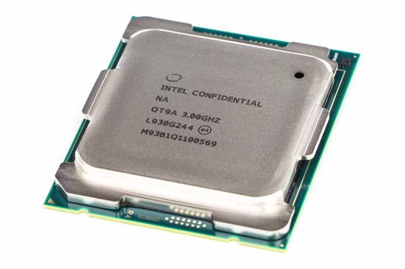 Intel Core i9-10980XE ES